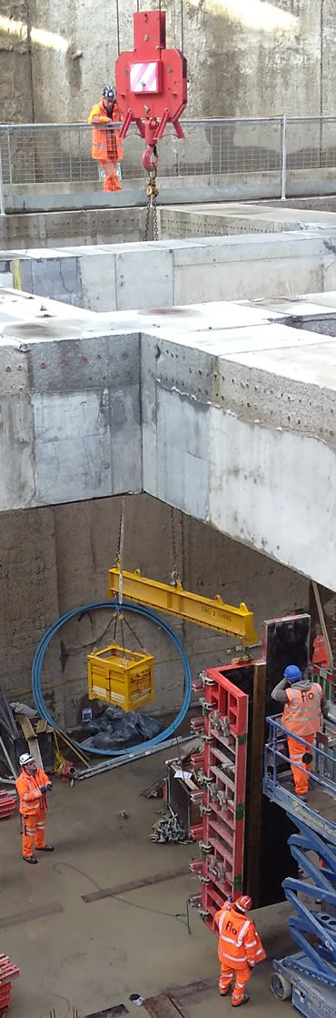 2 tonne counter balance beam positioning form-work under concrete support beams