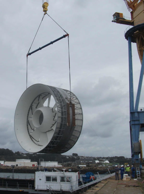SectionLift 240 Spreader Beam - 175 tonne SWL at 15.5m Span Loading a Sea Turbine For OpenHydro